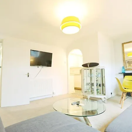 Chic One Bed In Clifton Bristol